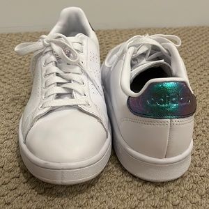 Adidas advantage sneaker